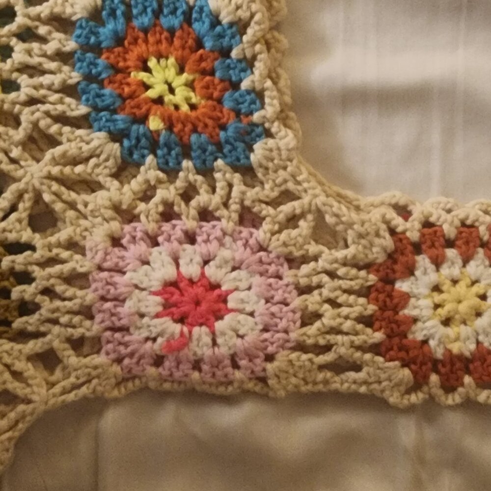 Cute Woman’s Summer Crochet Tank Top Floral Embroidery Knit Vest - Picture 6 of 7